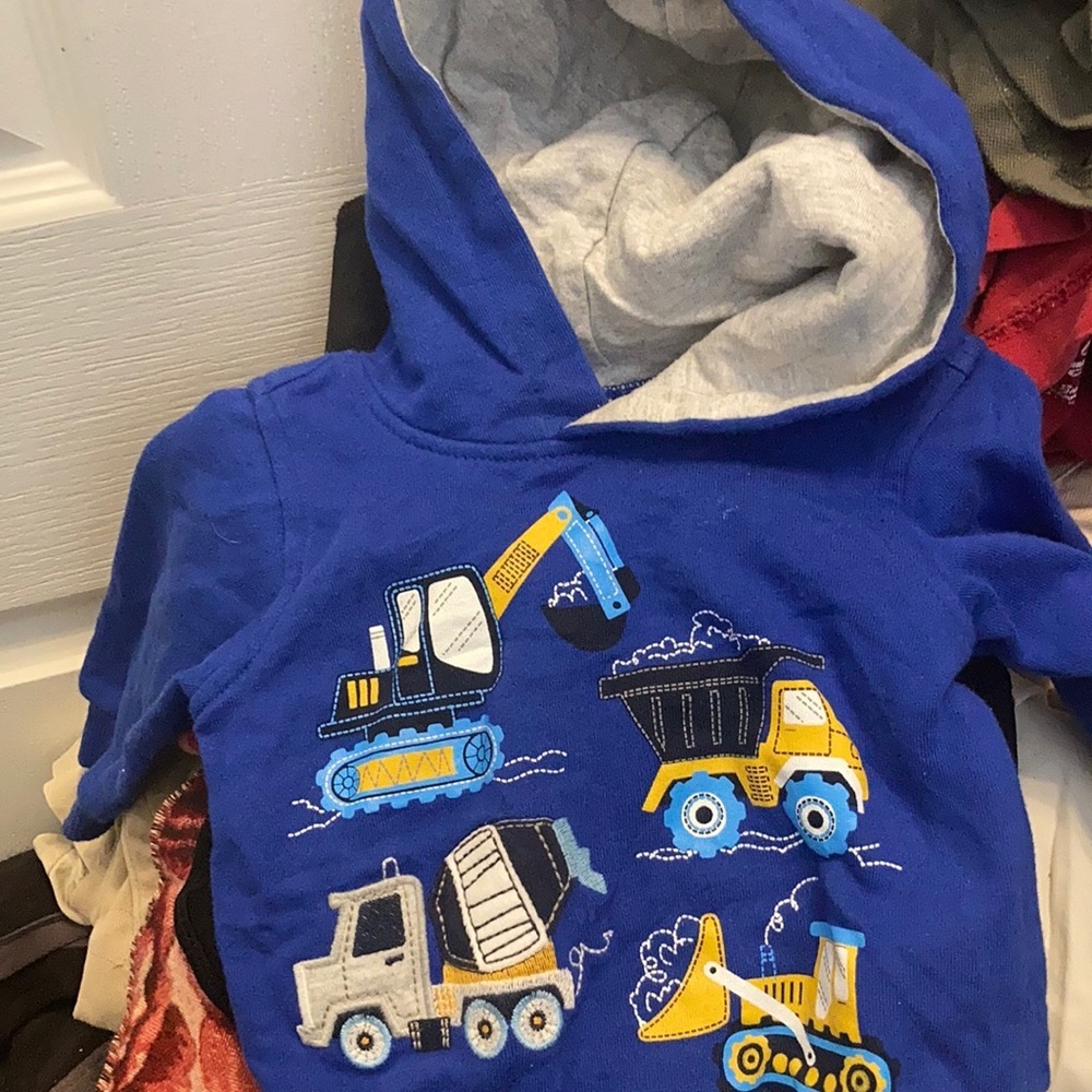 FINAL MARKDOWN Kid’s headquarters hooded sweatshirt 12m